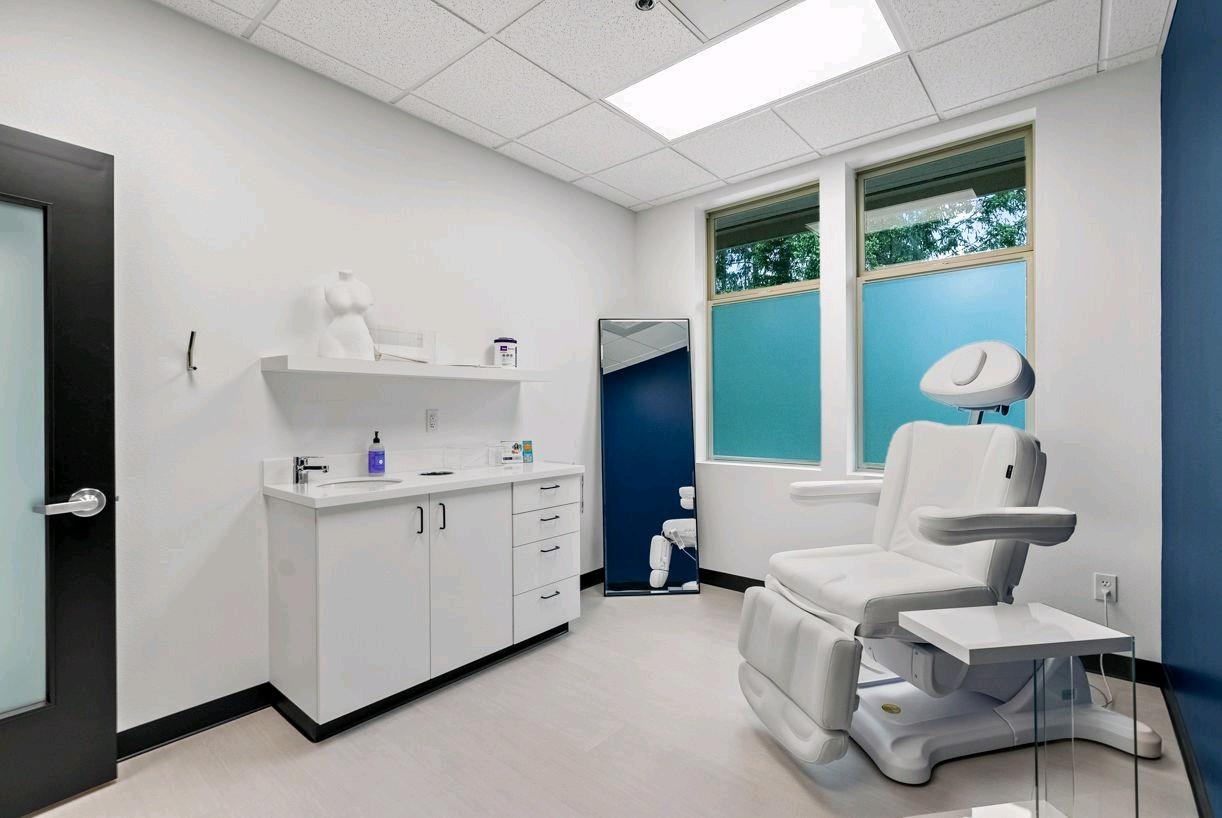 Image of Elston Clinic treatment/consultation room 