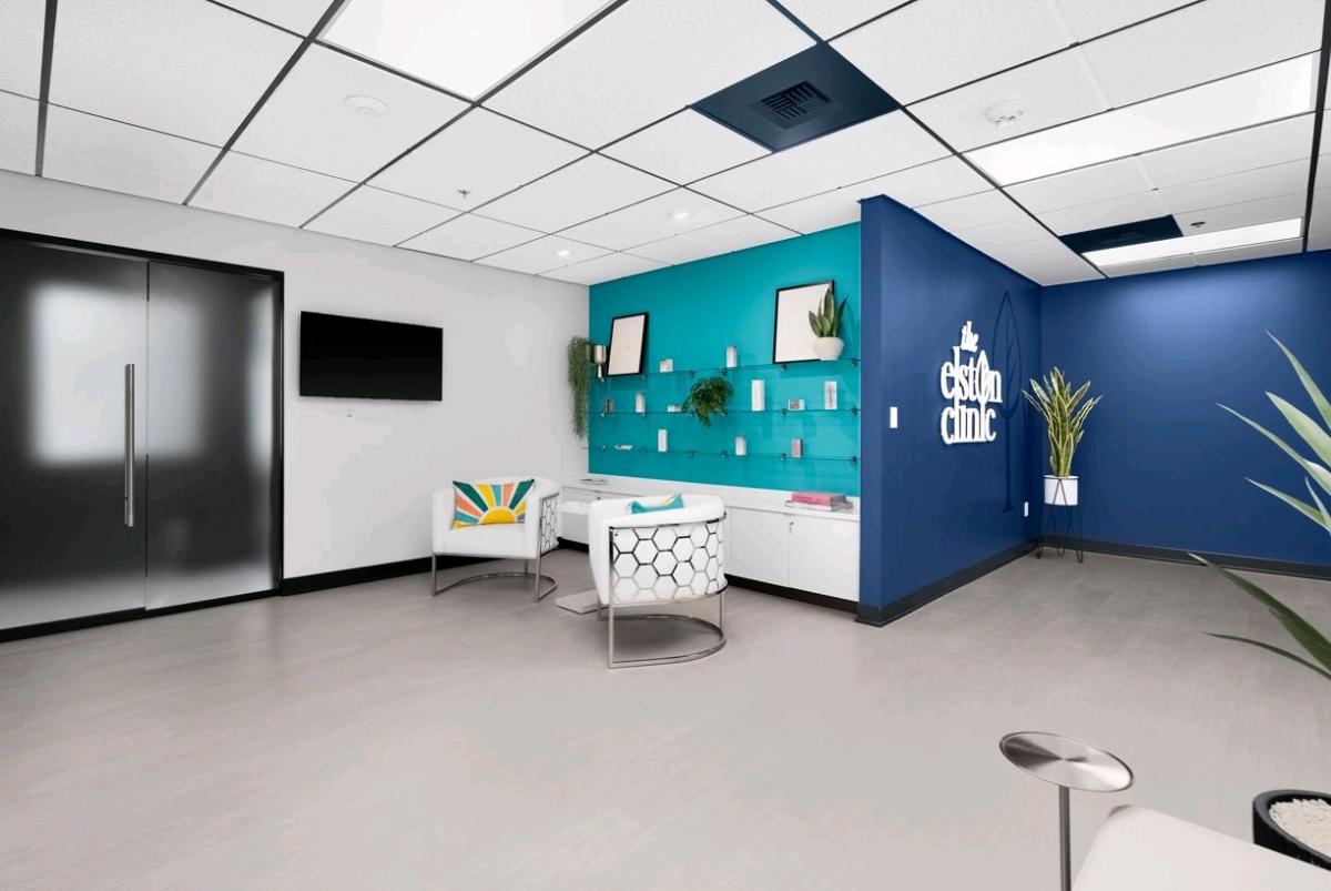 Image of the clean, bright waiting room at the Elston Clinic